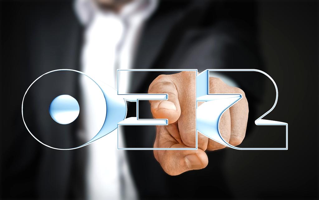 AI-generated 3D mesh optimization process